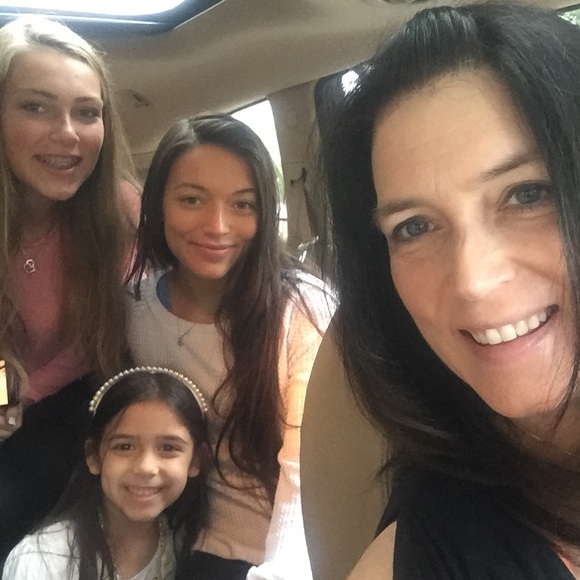 Meet your Posher, Debra. - Picture 2 of 2